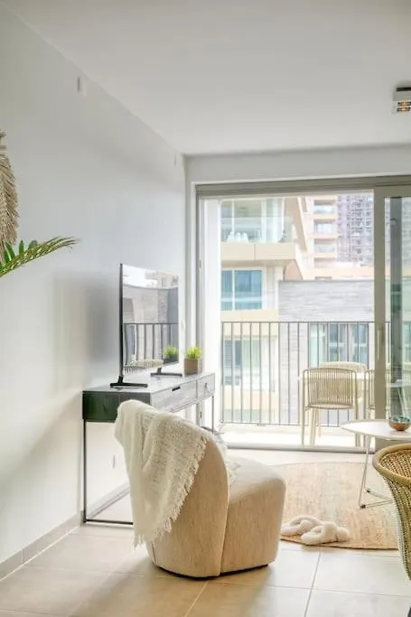 Family-Friendly Beachside Retreat For 5 In Ostend Apartment
